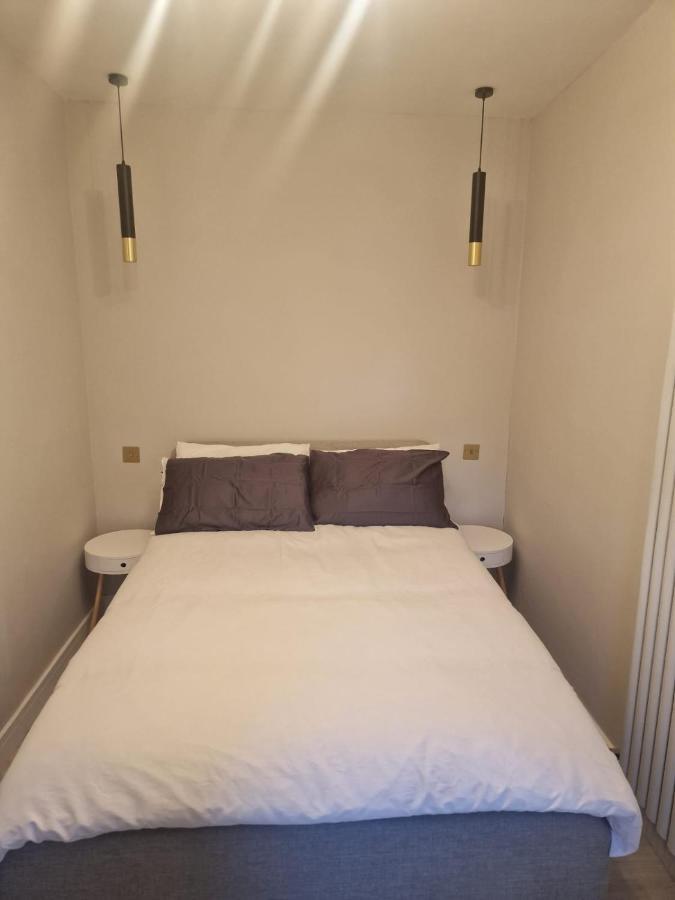 Collier'S Wood En-Suite Apartments Londra Dış mekan fotoğraf