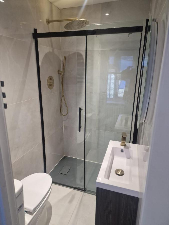 Collier'S Wood En-Suite Apartments Londra Dış mekan fotoğraf