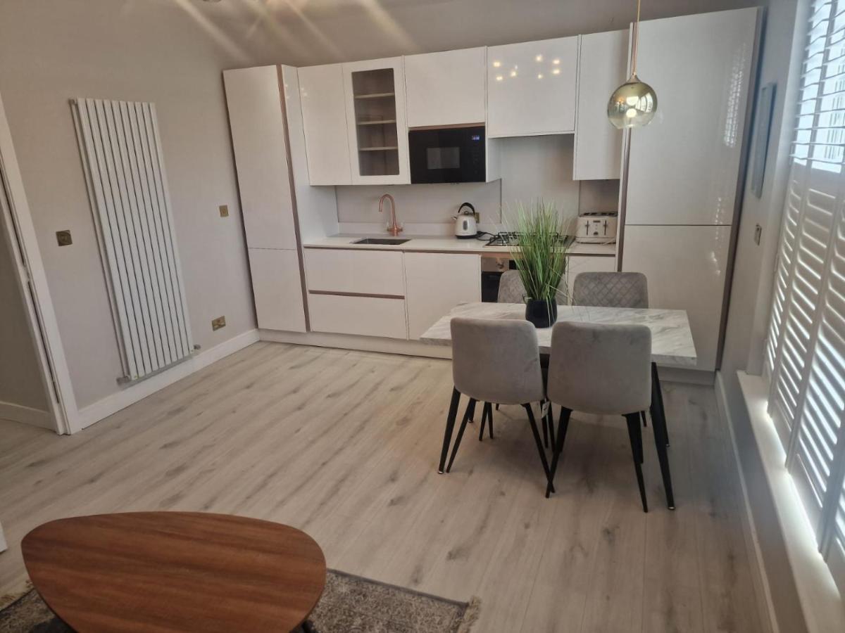 Collier'S Wood En-Suite Apartments Londra Dış mekan fotoğraf