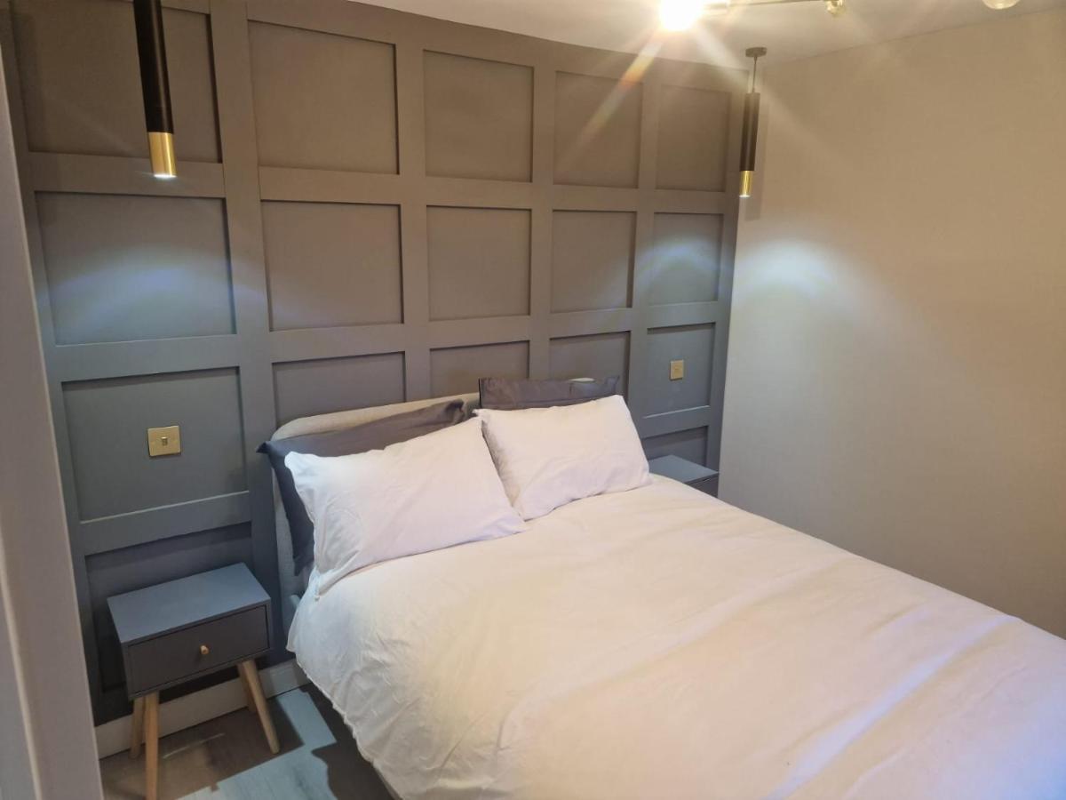 Collier'S Wood En-Suite Apartments Londra Dış mekan fotoğraf