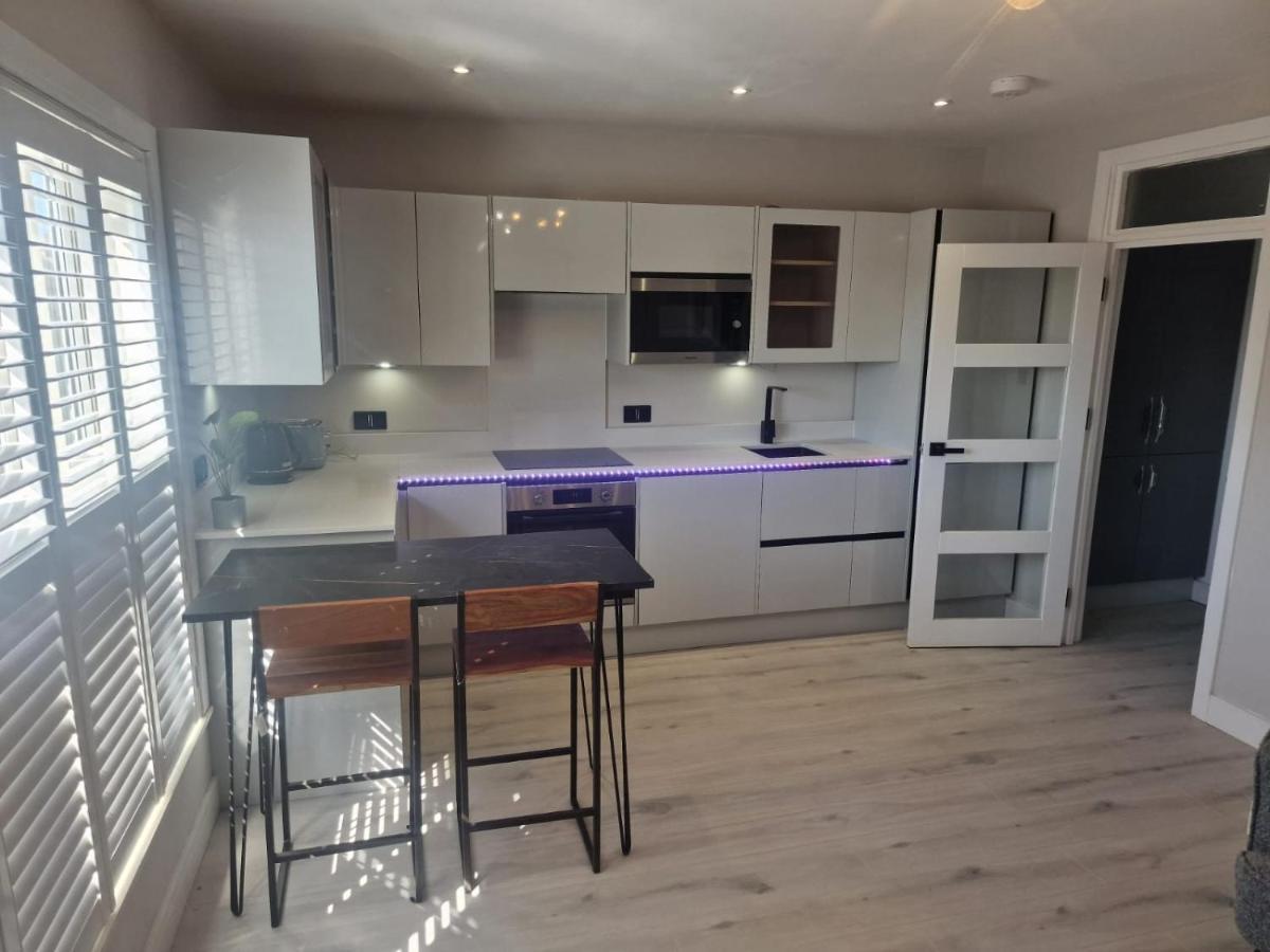 Collier'S Wood En-Suite Apartments Londra Dış mekan fotoğraf
